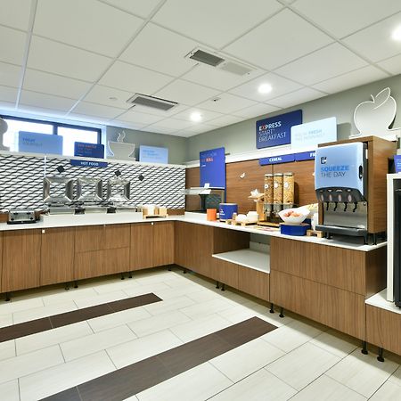 Holiday Inn Express Staten Island West, An Ihg Hotel New York City Exterior photo