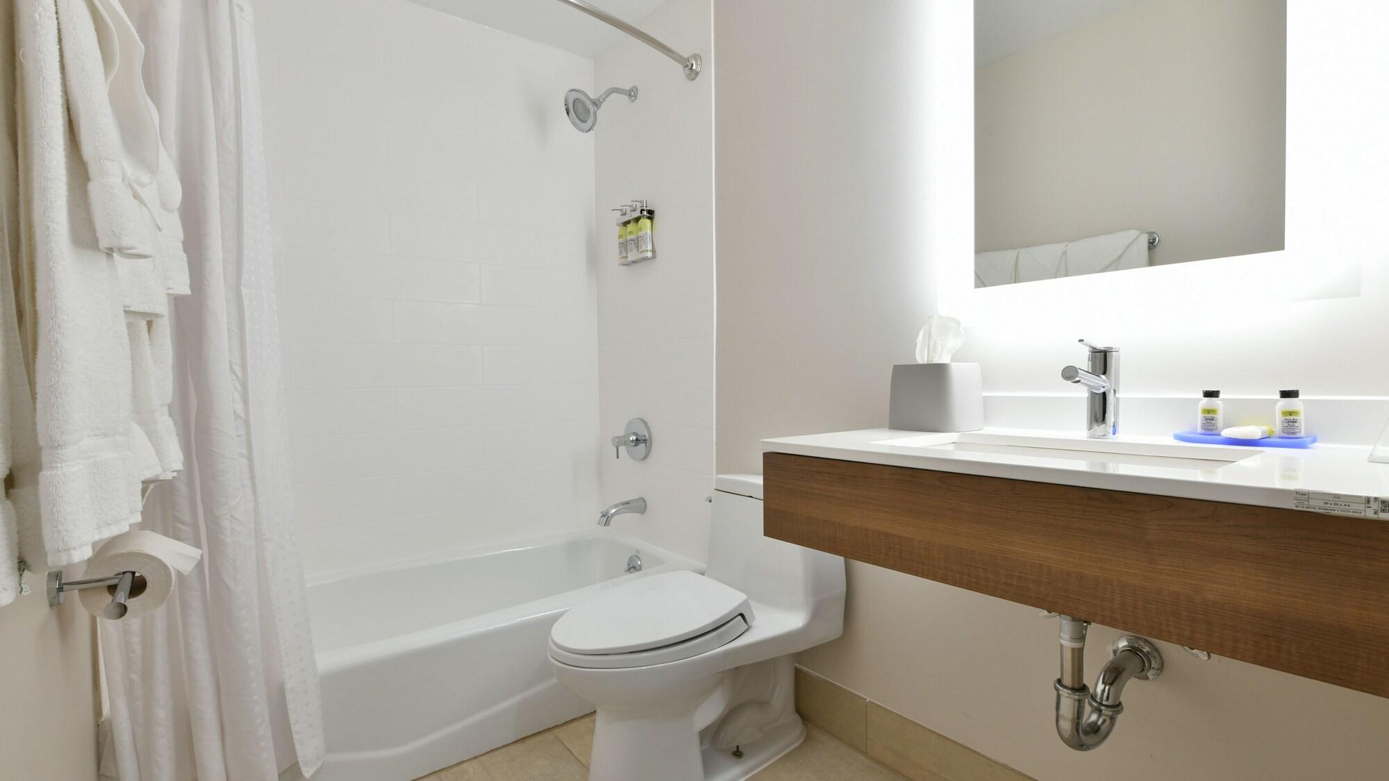 Holiday Inn Express Staten Island West, An Ihg Hotel New York City Exterior photo
