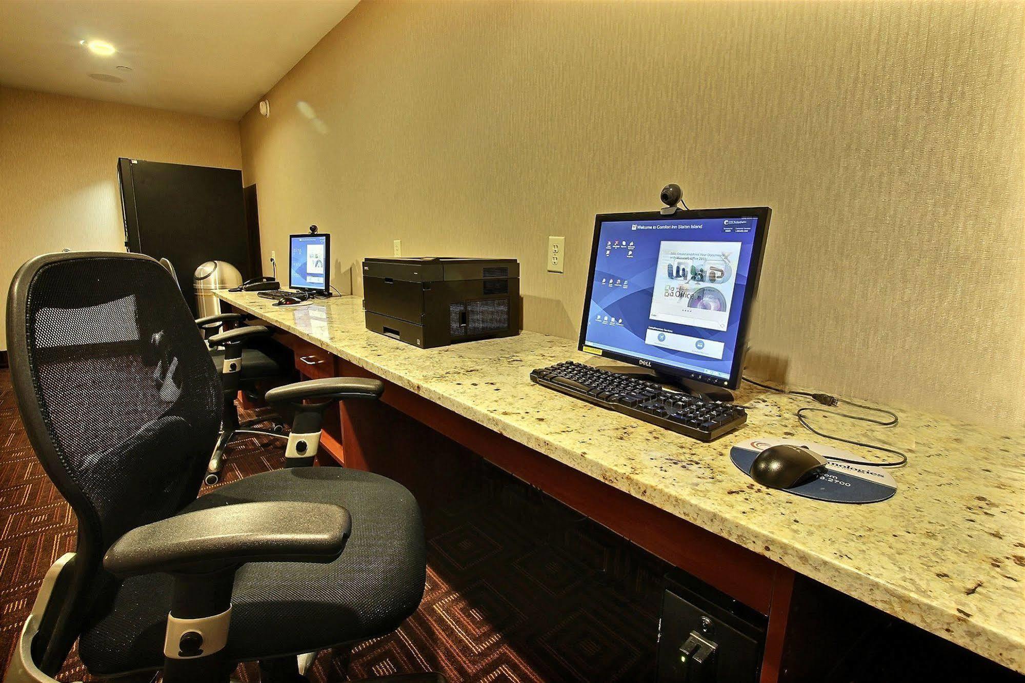 Holiday Inn Express Staten Island West, An Ihg Hotel New York City Exterior photo
